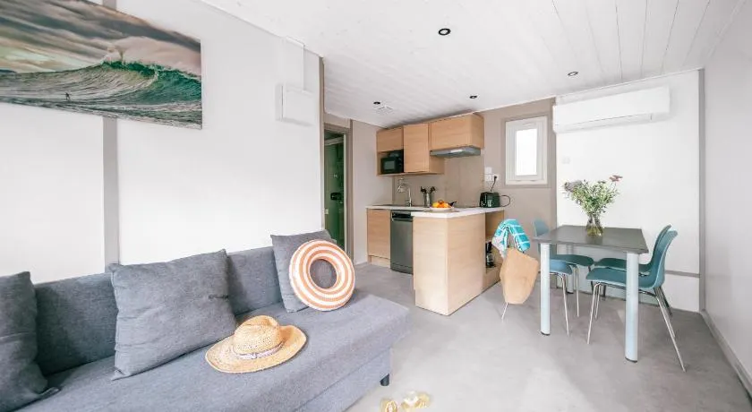 Family-friendly charming holiday home with garden, heated pool & barbecue | Pets are welcome - Image 1