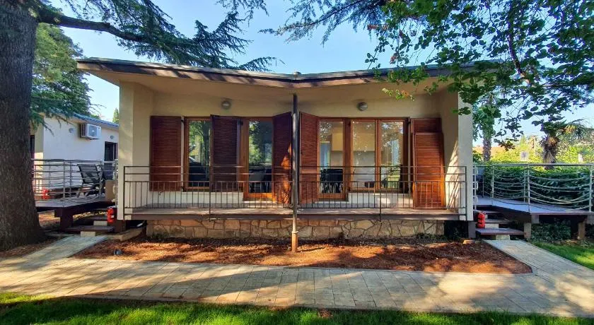 Tisa Homes - Image 1