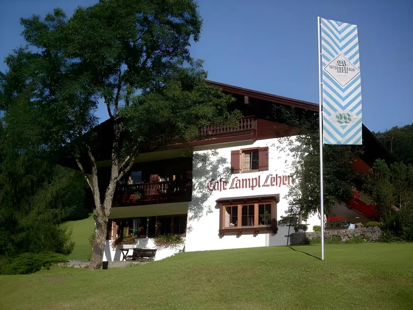 Hotel & Chalets Lampllehen - Image 1