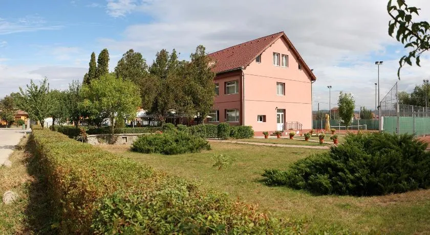 Hotel Pamira - Image 1