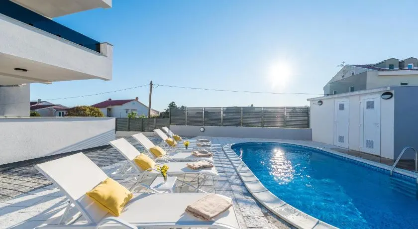 Villa Lena luxury apartments with Pool - Image 1