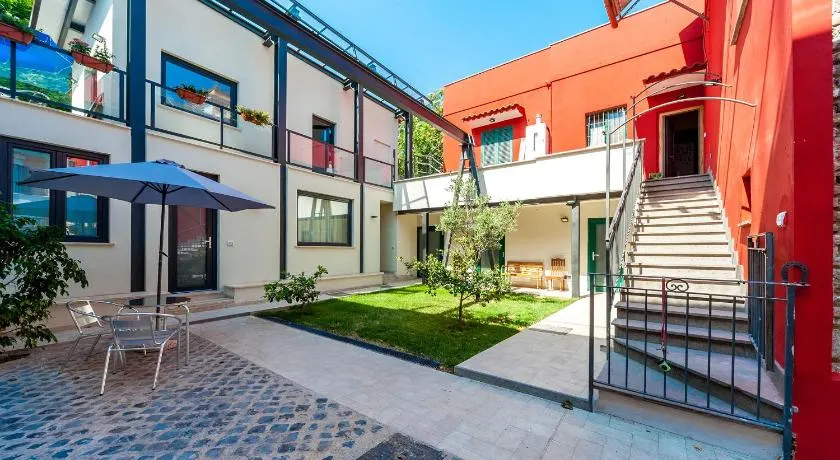 Il Giardino Dell'Argano Rosso - Image 1