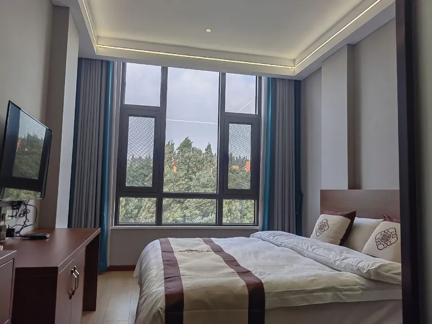 Minghui Selected Hotel (Huashan Songlin Branch) - Image 1