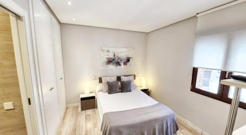 Cervantes Apartamentos - Image 1