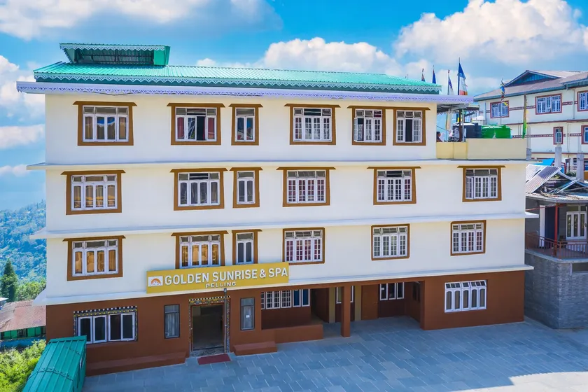 Hotel Golden Sunrise & Spa - Image 1