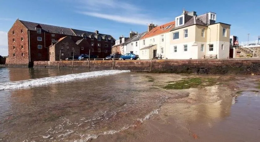 Quayside Cottage - Image 1