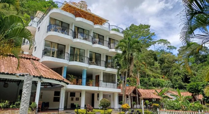 Hotel Campestre La Gaitana - Image 1