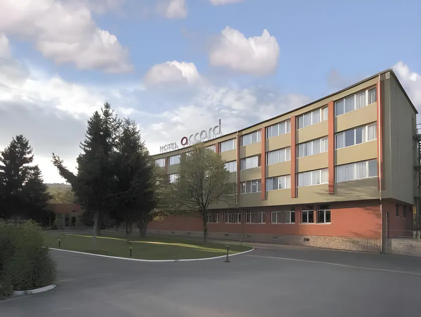 Hotel Akord - Free Parking & Metro Access - Image 1