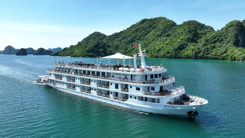 Paradise Grand Cruise - Lan Ha Bay - Image 1