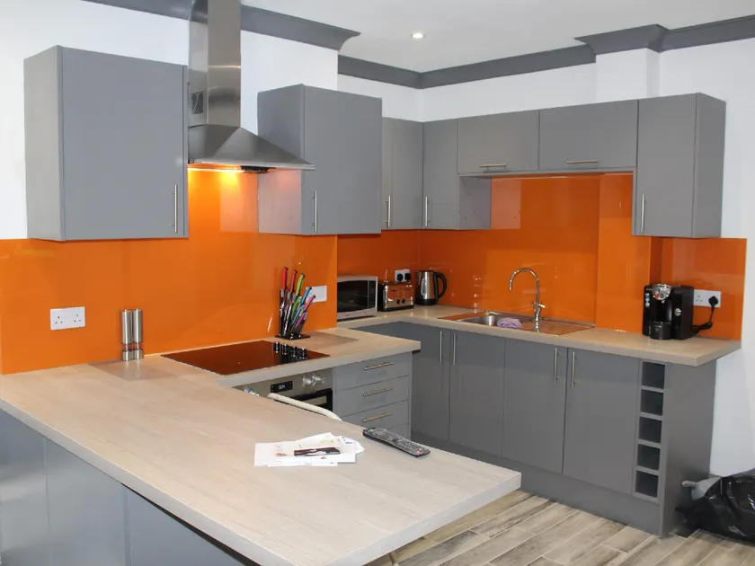 Townhouse @ 282 Walthall Street Crewe - Image 1