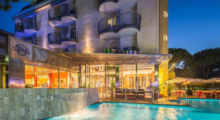 Park Hotel - Image 1