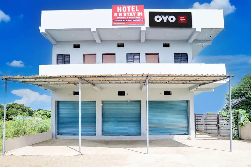 HOTEL O S S STAY INN - Image 1