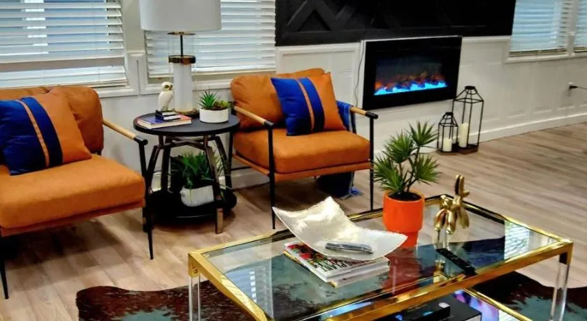 Fountain Square Dream Dwelling - Sleeps 8, Near Downtown, Stadiums & Nightlife - Image 1