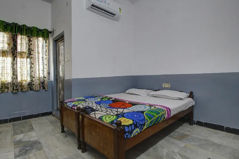SPOT ON 38679 Sneha Grand Hotel - Image 1