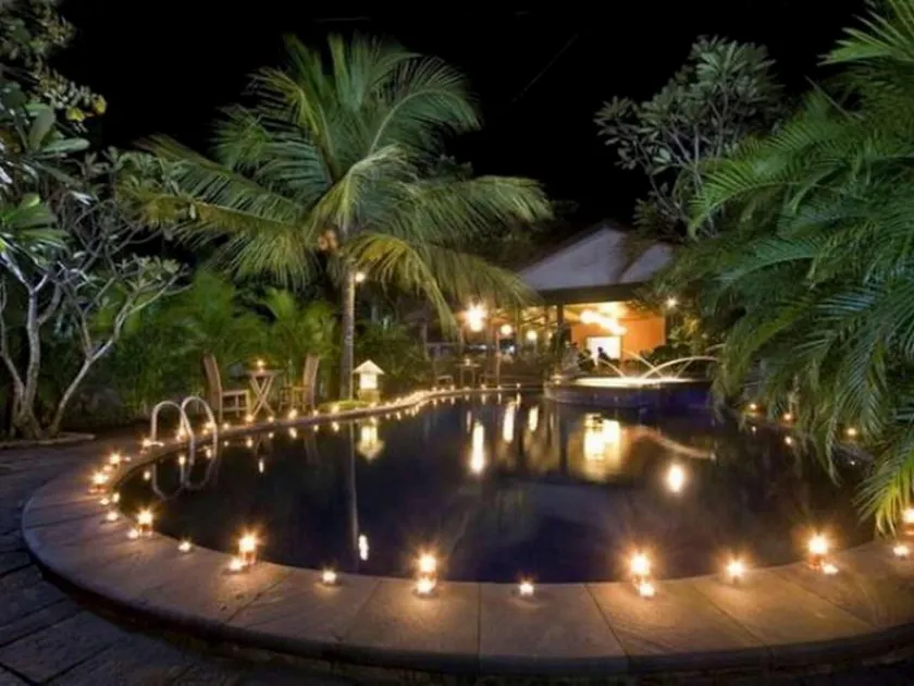 Nyiur Indah Beach Hotel - Image 1