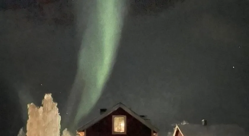 Tvåvåningshus i lantlig miljö - Image 1