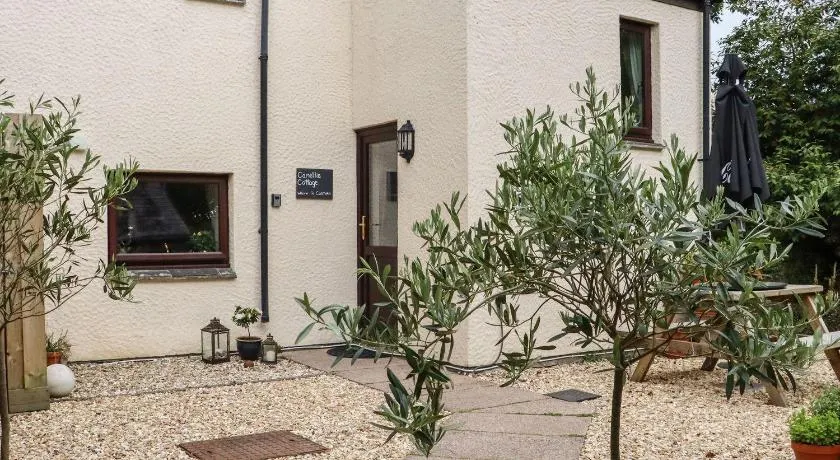 Camellia Cottage - Image 1