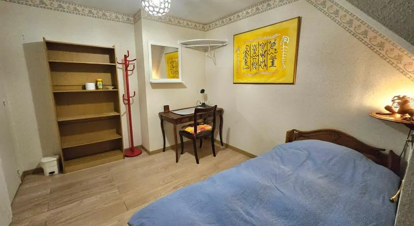 Private 1 bedroom flat with Garden Access in Le Pecq - Image 1