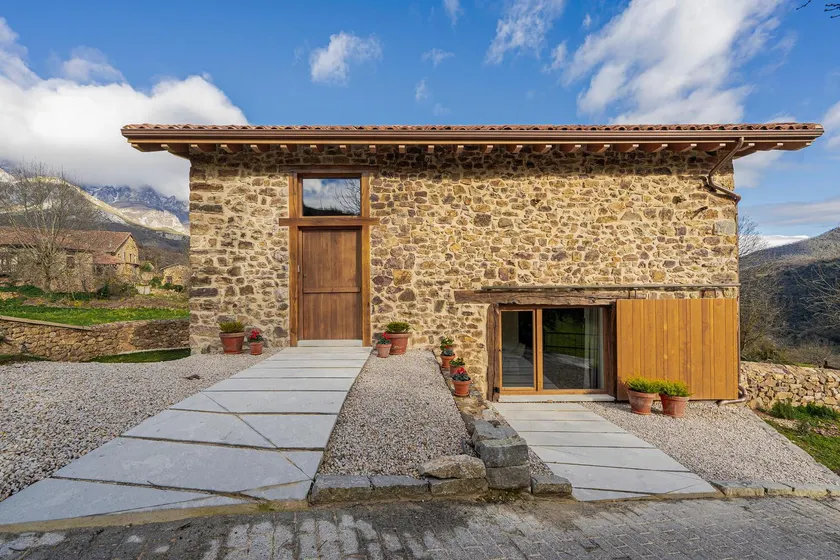Apartamentos Luarna - Image 1
