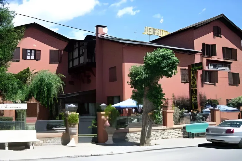 Aero Hotel Cerdanya Ca L'eudald - Image 1
