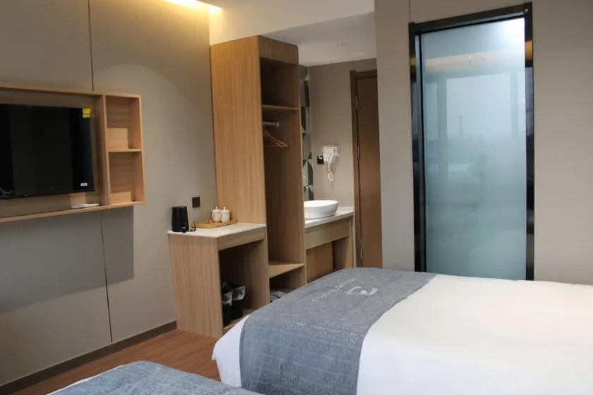 City 118 Preferred Hotel (Xingfu Yilu Branch) - Image 1
