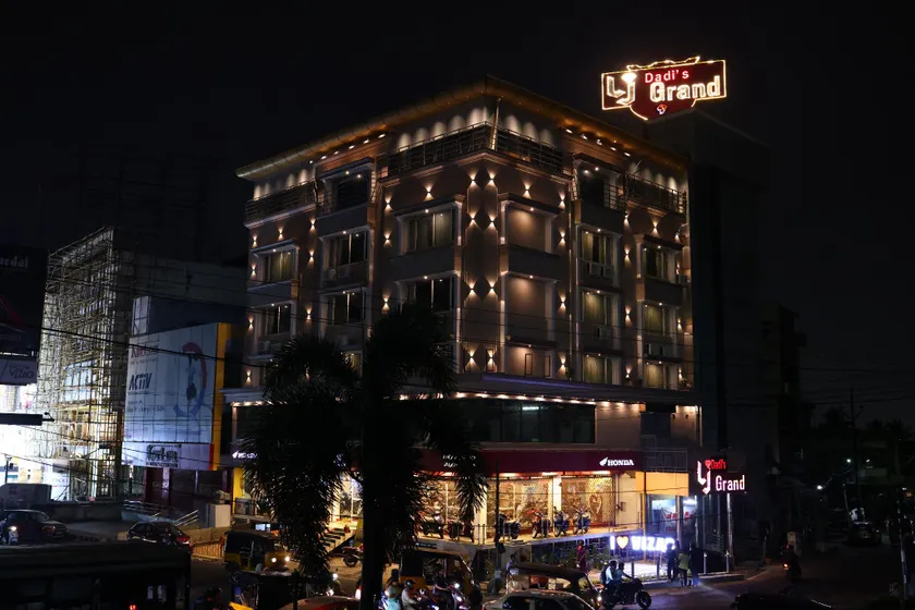 LJ Grand - Image 1