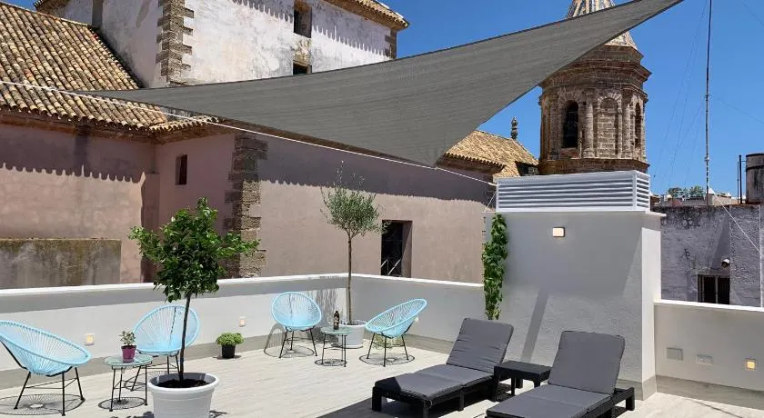 San Lorenzo Apartamentos y Suites - Image 1