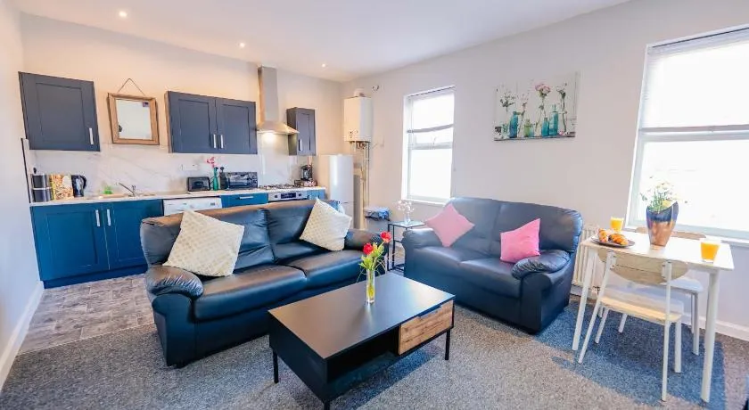 Stylish 2-Bed Cardiff Home - Walk to City Centre - Image 1