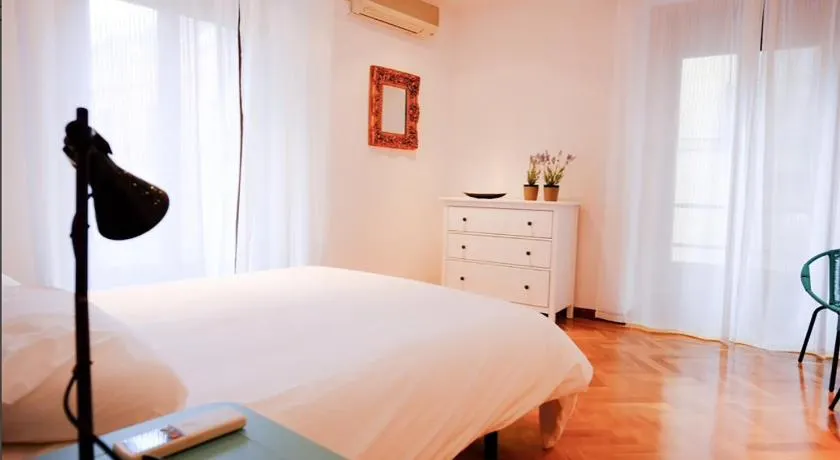 GRAN VÍA CHUECA Apartamentos Noxi - Image 1