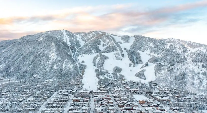 New Listing 3BR 3BA Condo - Steps to Gondola - Image 1