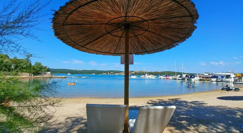 Fisherman's glamping village - Image 1