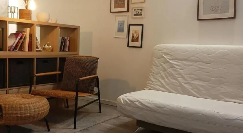 New! Cozy Apartment with Free guarded parking - Image 1