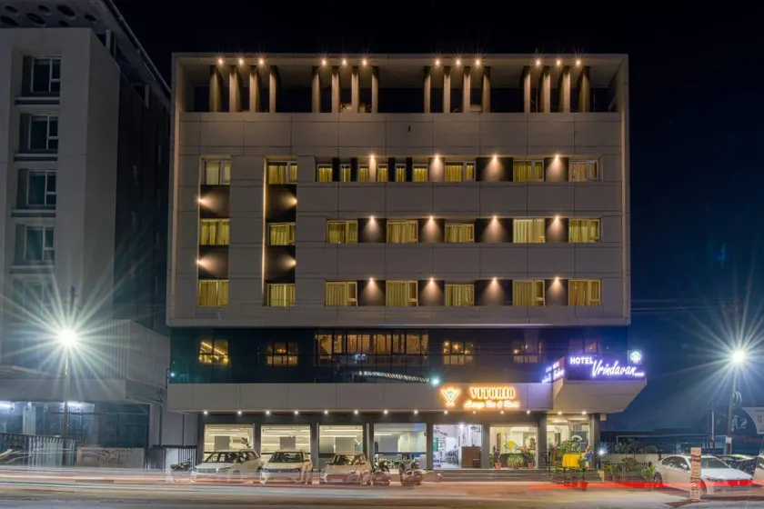 Hotel Vrindavan Deluxe Kolhapur NEAR CENTRAL BUS STAND - Image 1