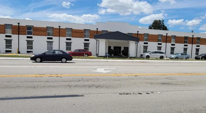 Travel Inn Winter Haven - Image 1
