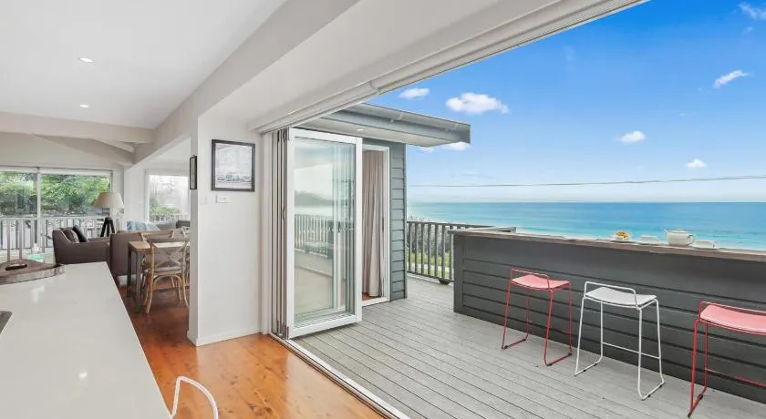 The Glass House Mollymook Beach - Image 1