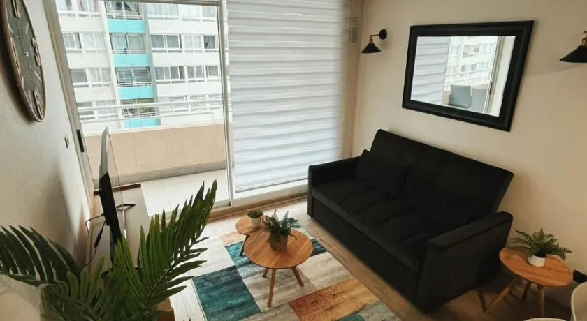 Moderno Depto con Terraza, Estacionamiento y Piscina, La Cisterna - Image 1
