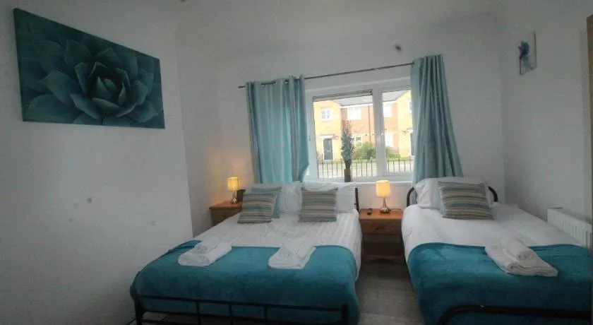 Dinnington House Dinnington by Smart Corporate Stays - Image 1