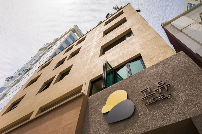 Busan Gwangalli Hotel W - Image 1