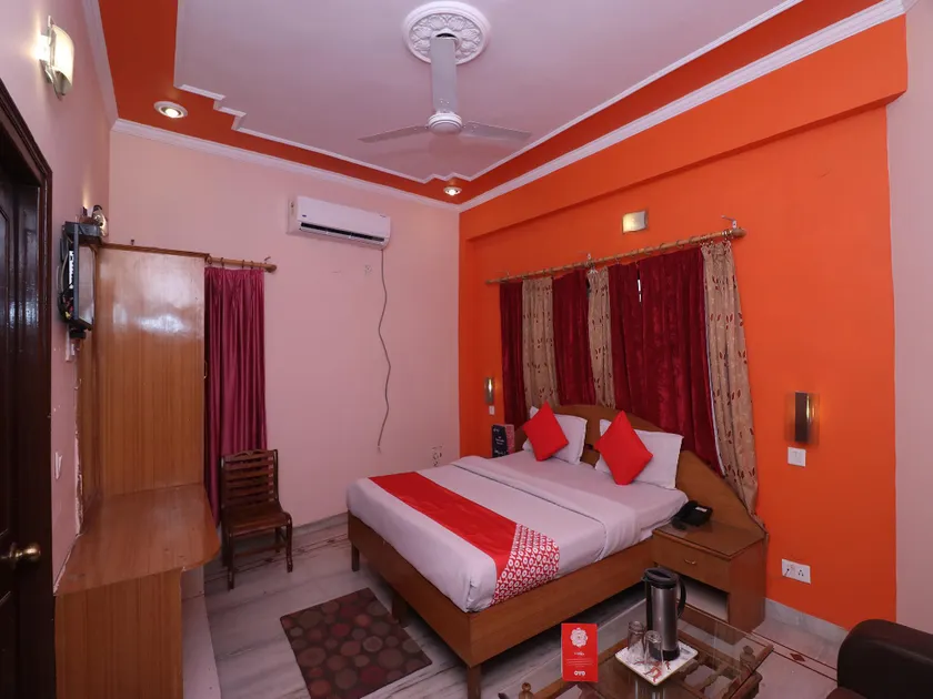 OYO 24340 Hotel Laxmi Palace - Image 1