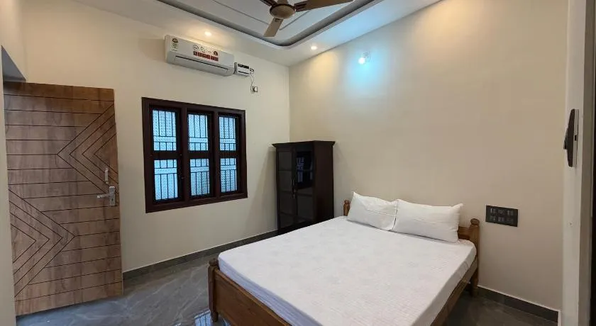 Tri Riverfront Homestay - Image 1