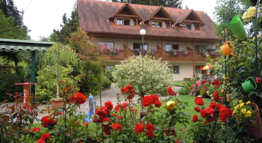 Gästehaus Zur schönen Aussicht - Image 1