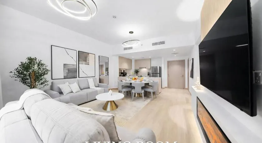Your Perfect Beach Getaway 4BR Seafront Home with Stunning Views - Image 1
