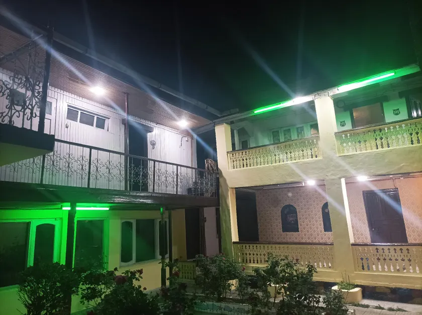 Hotel New Shalimar - Image 1