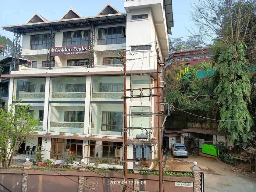 Golden Peaks Hotel & Restaurant - Image 1