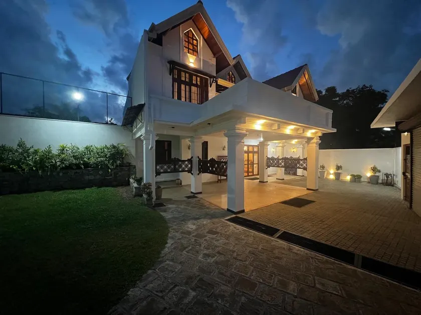 B7 Villa Colombo - Image 1