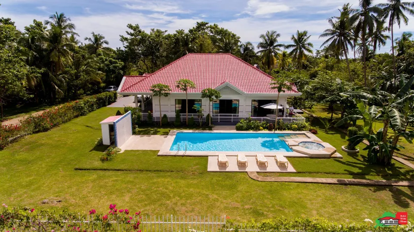 Bohol White House Bed & Breakfast - Image 1