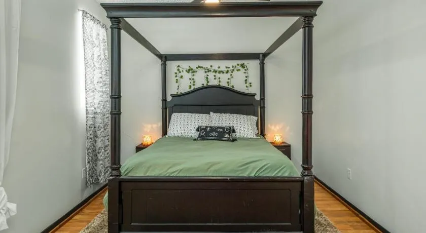Circle Overlook-Downtown Apartment Stay - Image 1