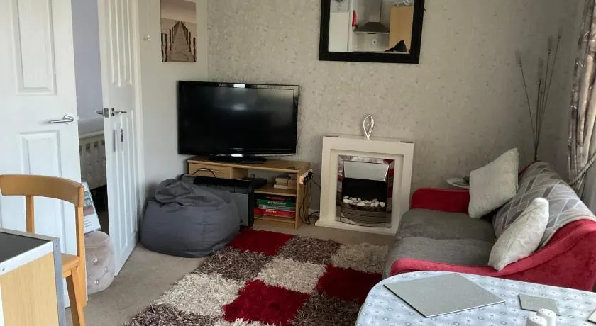 1st Floor Hillview 2 bedroomed Central Location No pets - Image 1