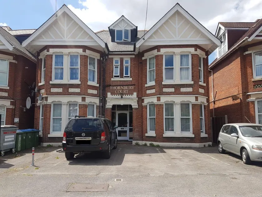 Thornbury Apartments - Image 1