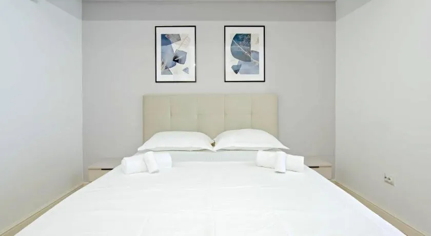 Himson Blue Apartament-Self Check-in near Airport & Mall - Image 1